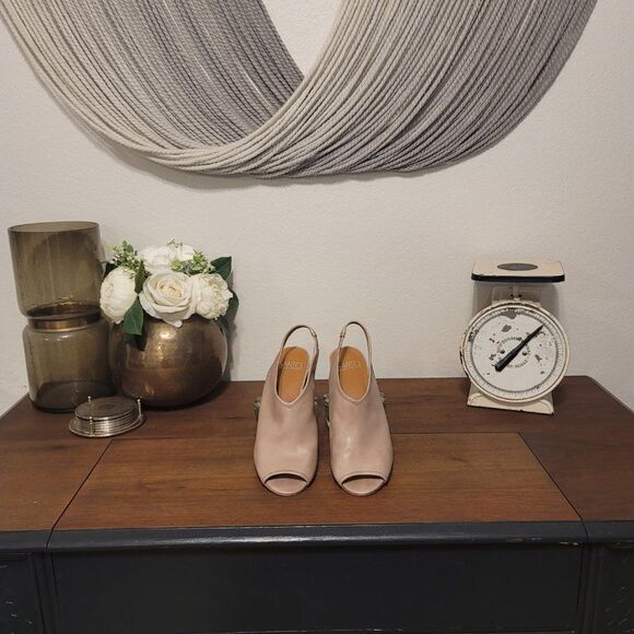 Franco Sarto "Osborne" Peep Toe Slingback Sandal Sz 7.5 - Picture 2 of 9